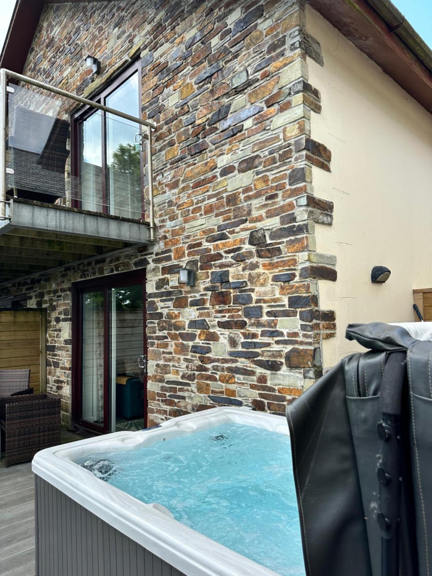 Holiday home Waveside-waterside With Hot Tubresort Poolgym Padstow