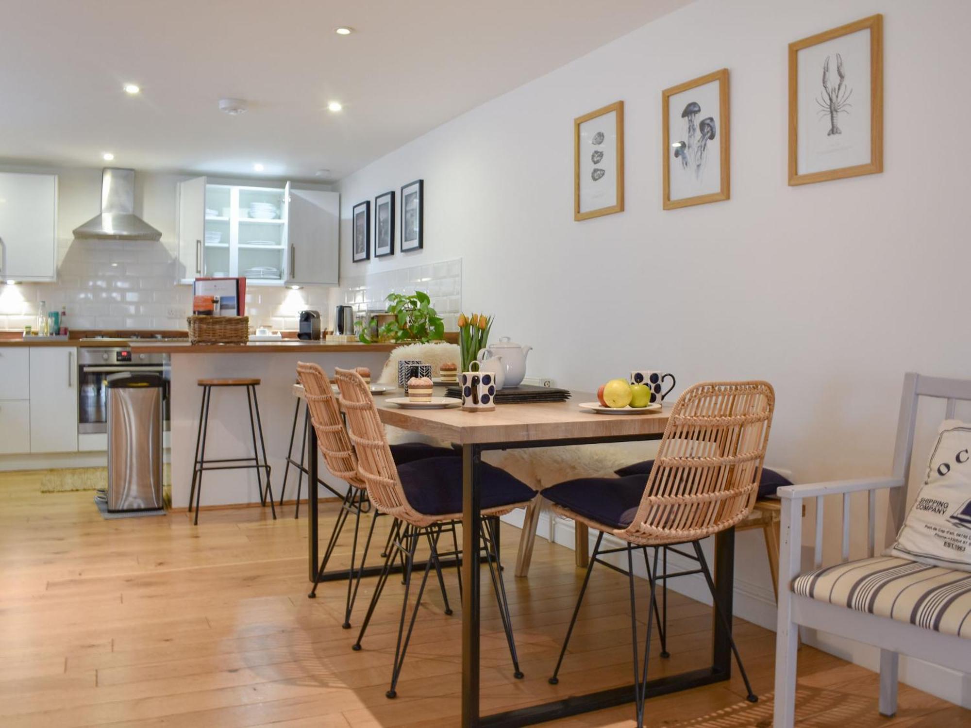 Holiday home Stones Throw *
