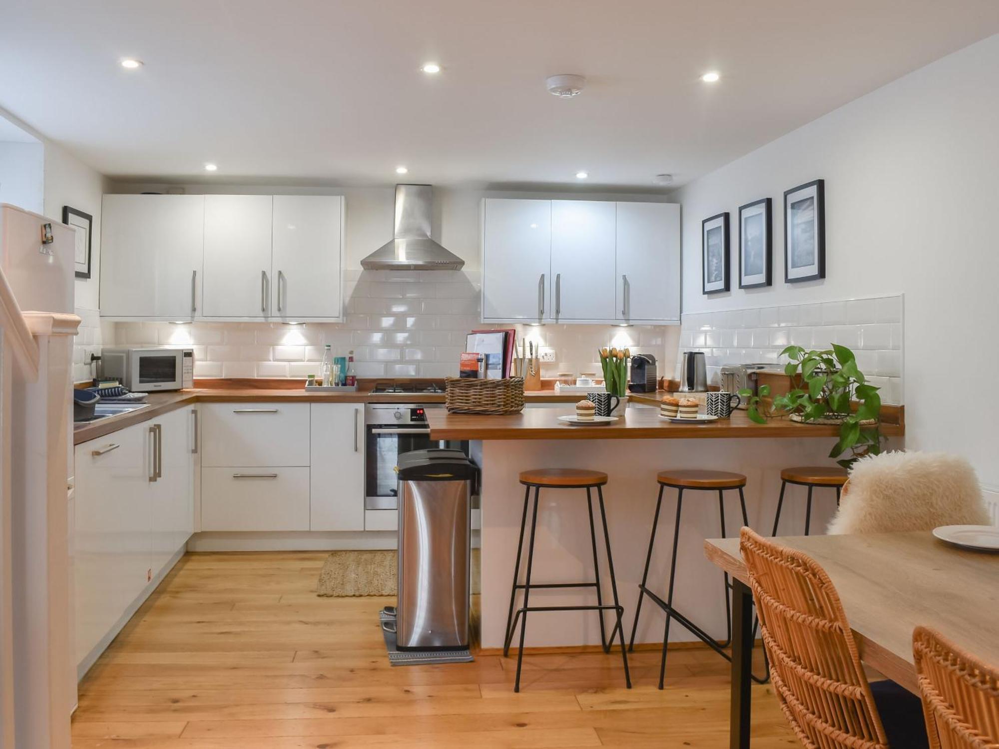 Stones Throw * Padstow