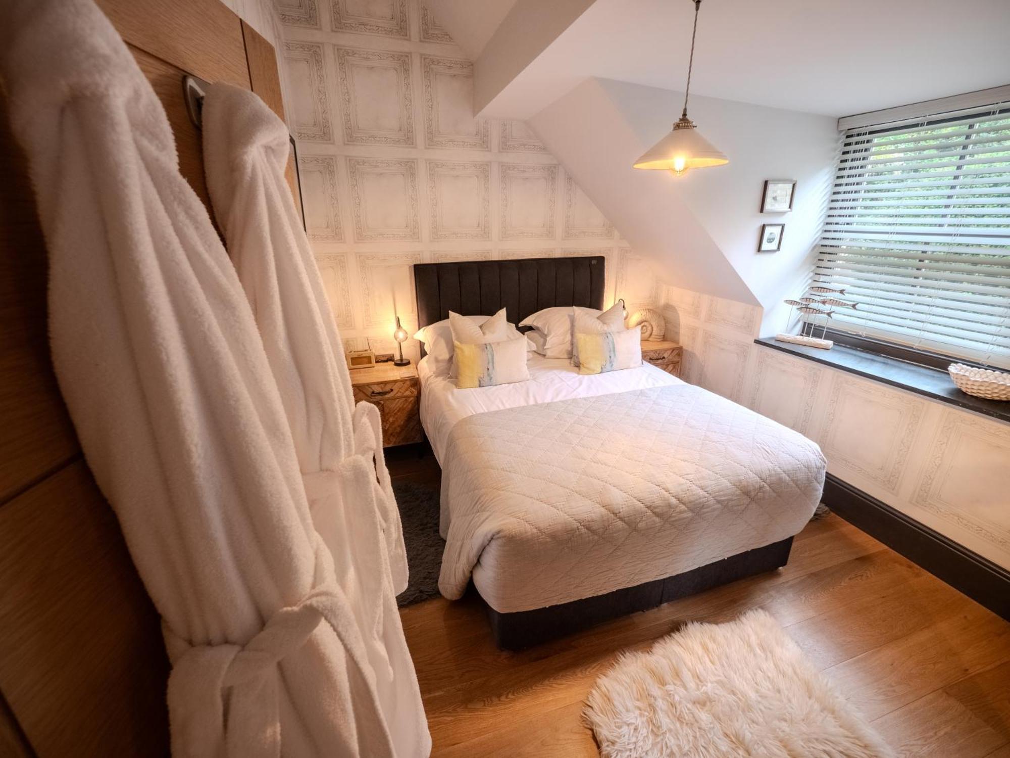 Apartment Escapes - Teyr Luxury Penthouse *