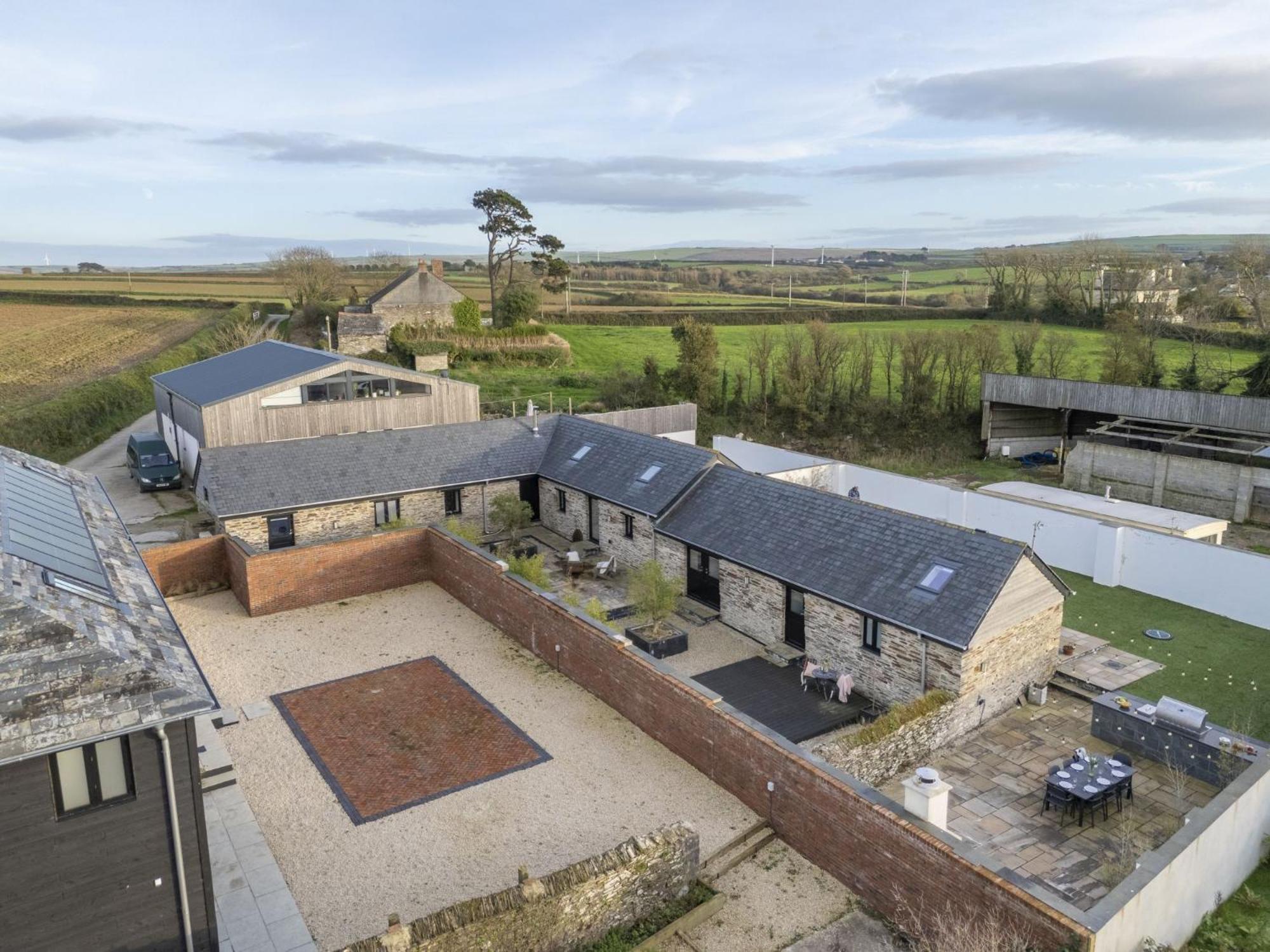 Holiday home Trebyre *