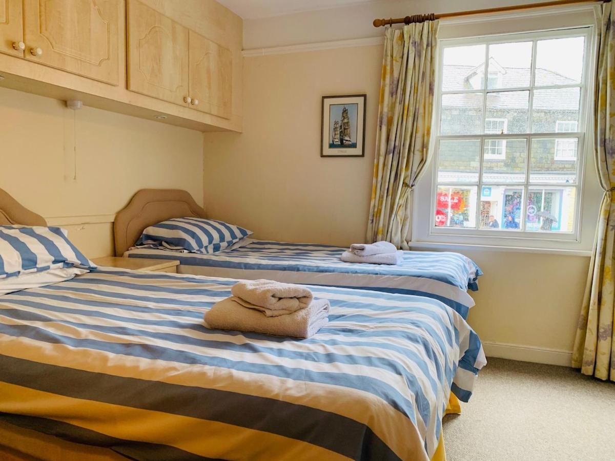 Maypole - No 12 Broad Street Apartment Padstow