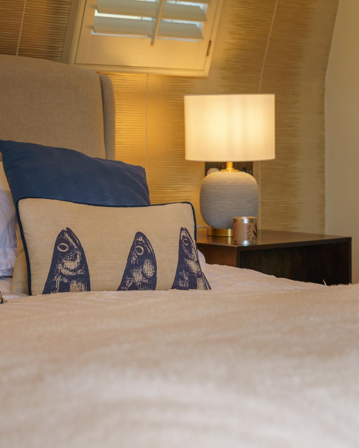 Bijou Beachfront Gem, Rock Holiday home