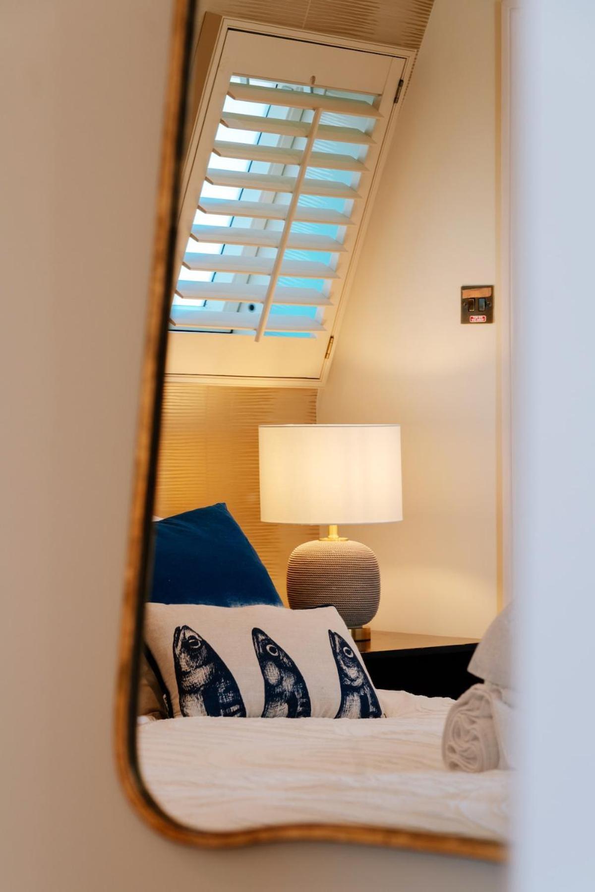 Bijou Beachfront Gem, Rock * Padstow