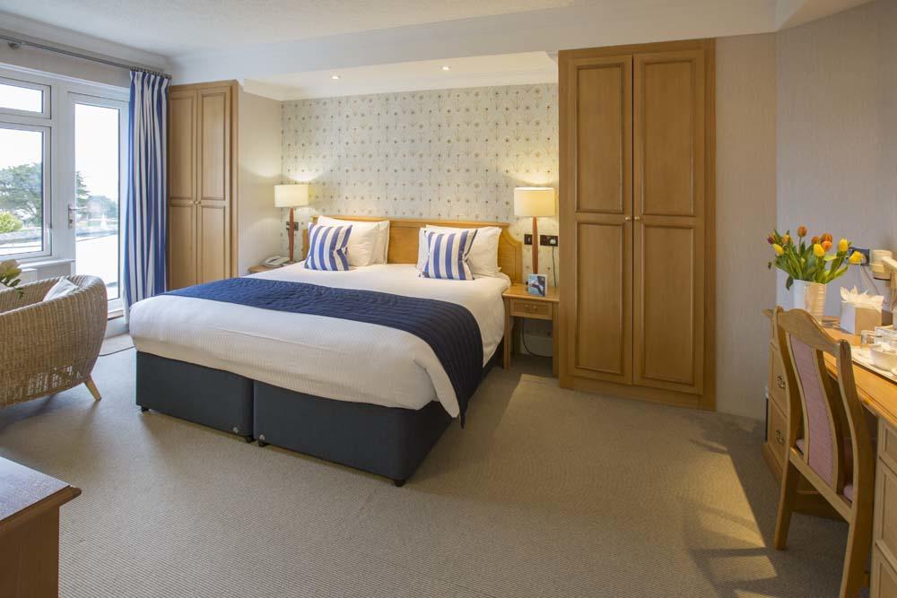 Treglos 4*