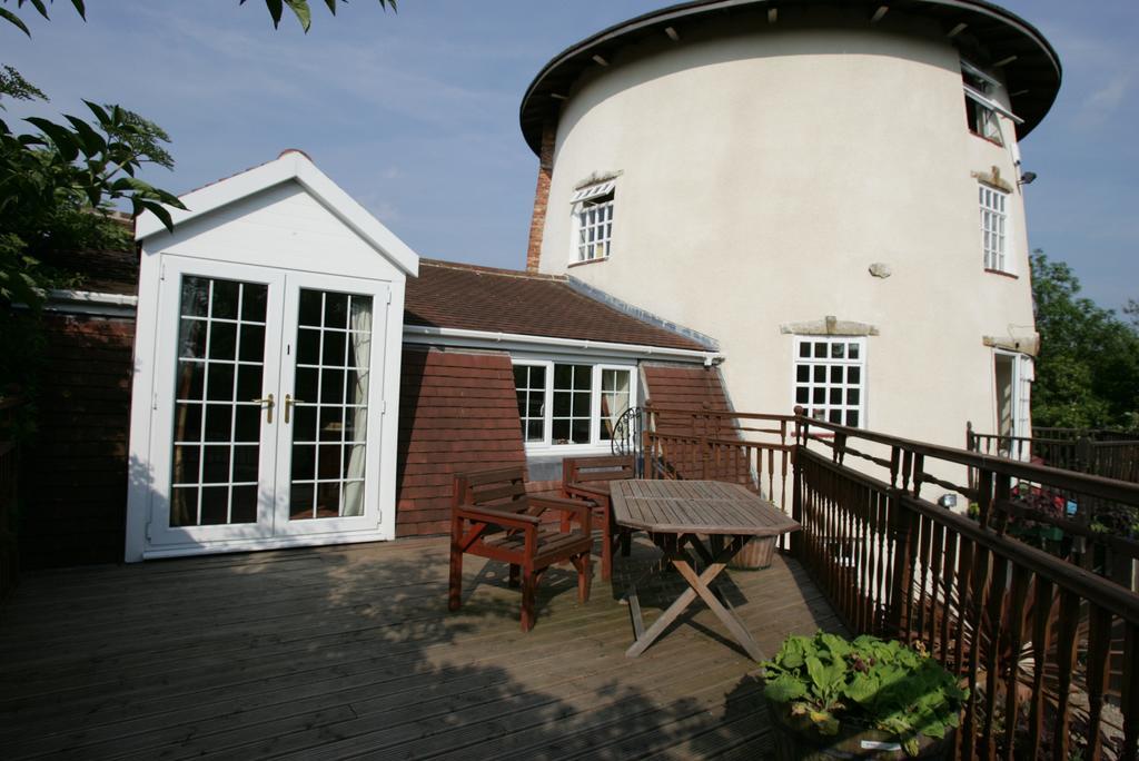 Bed & Breakfast The Old Mill House 4*