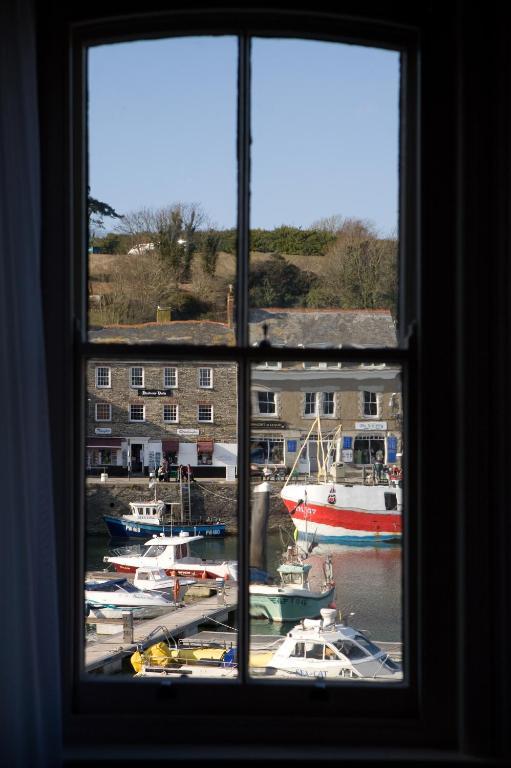 Hotel The Old Custom House 4*