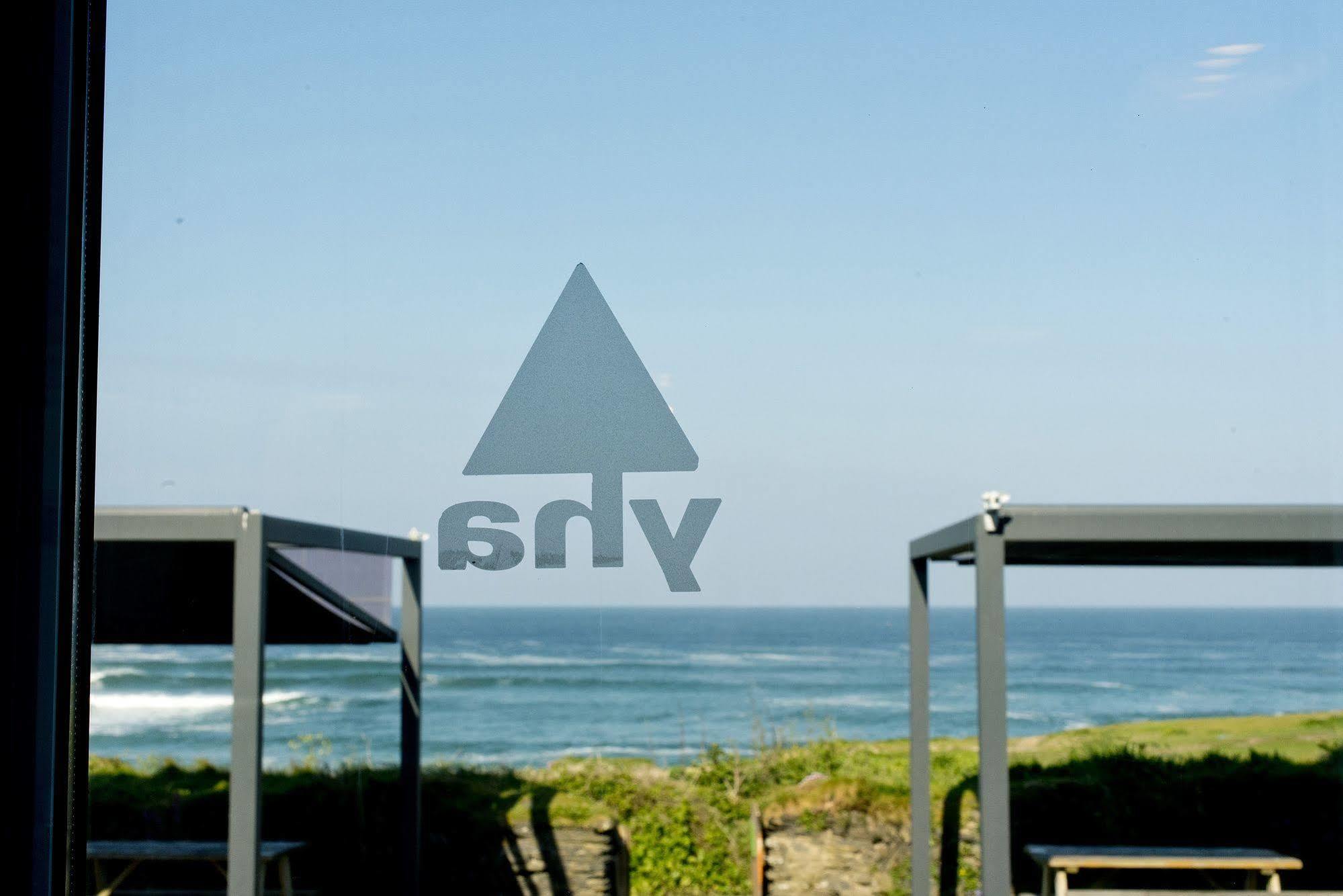Yha Treyarnon Bay Hostel *