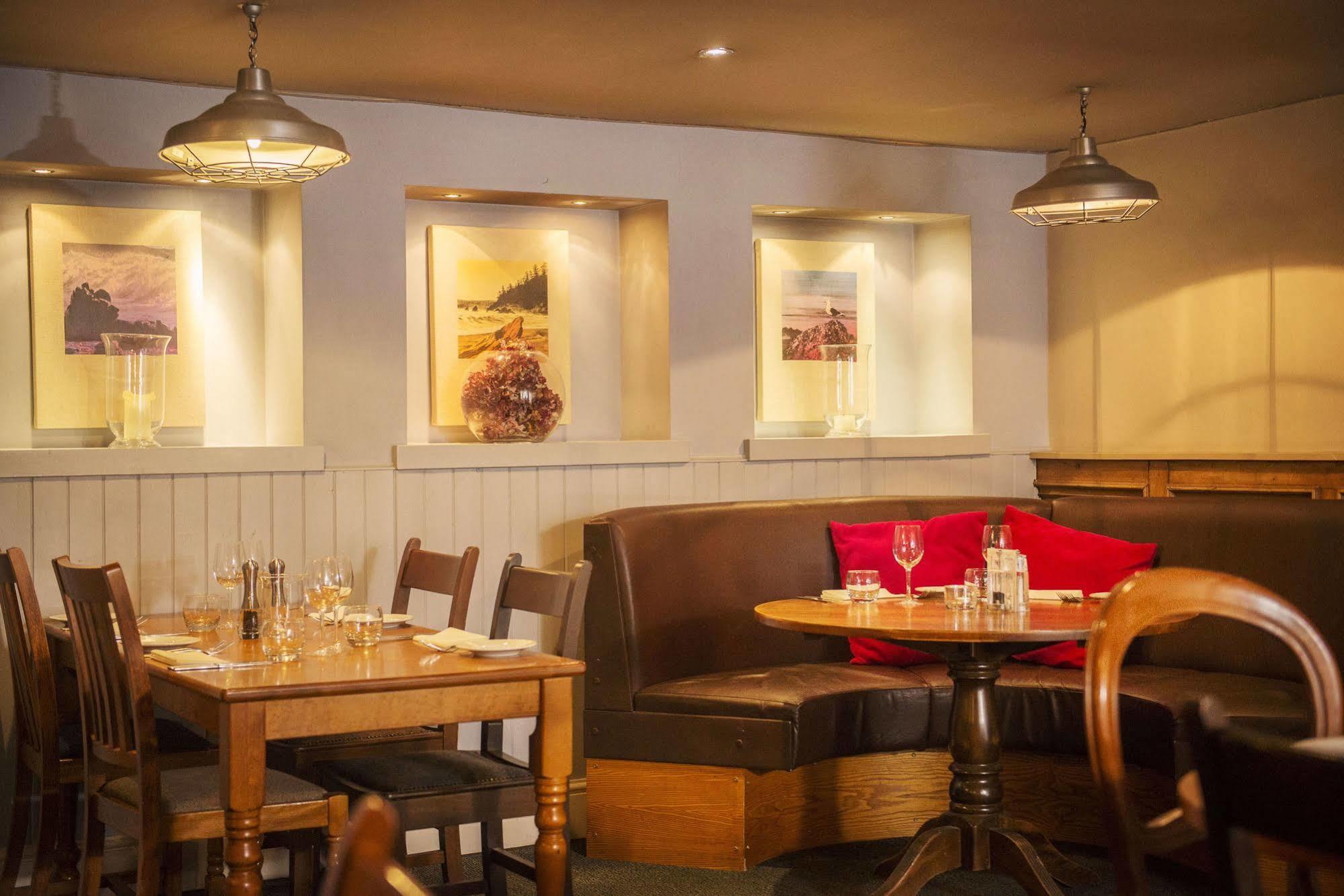 The Old Custom House 4*