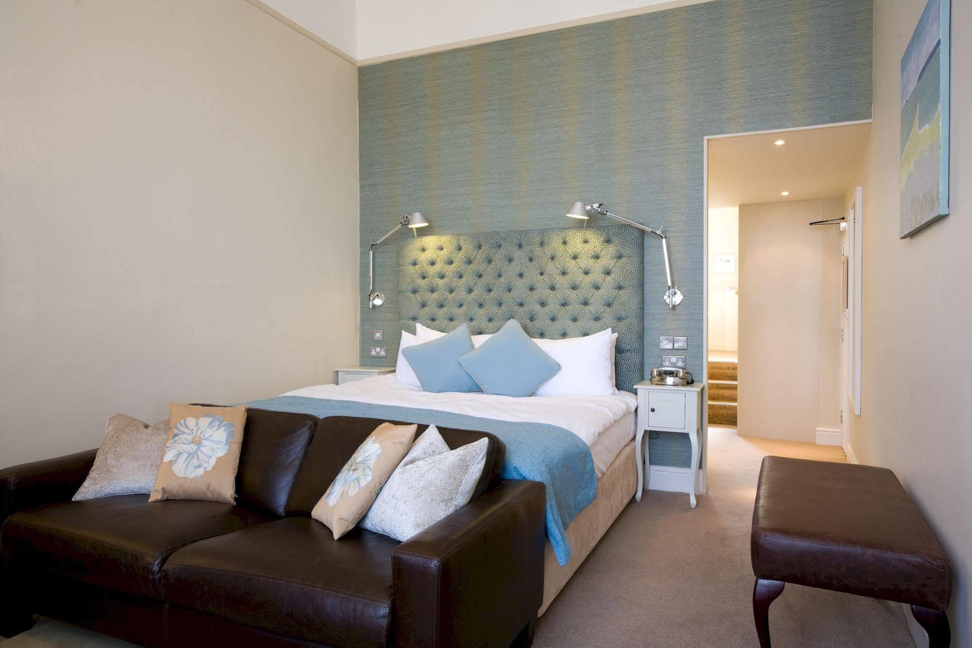 Hotel The Old Custom House 4*