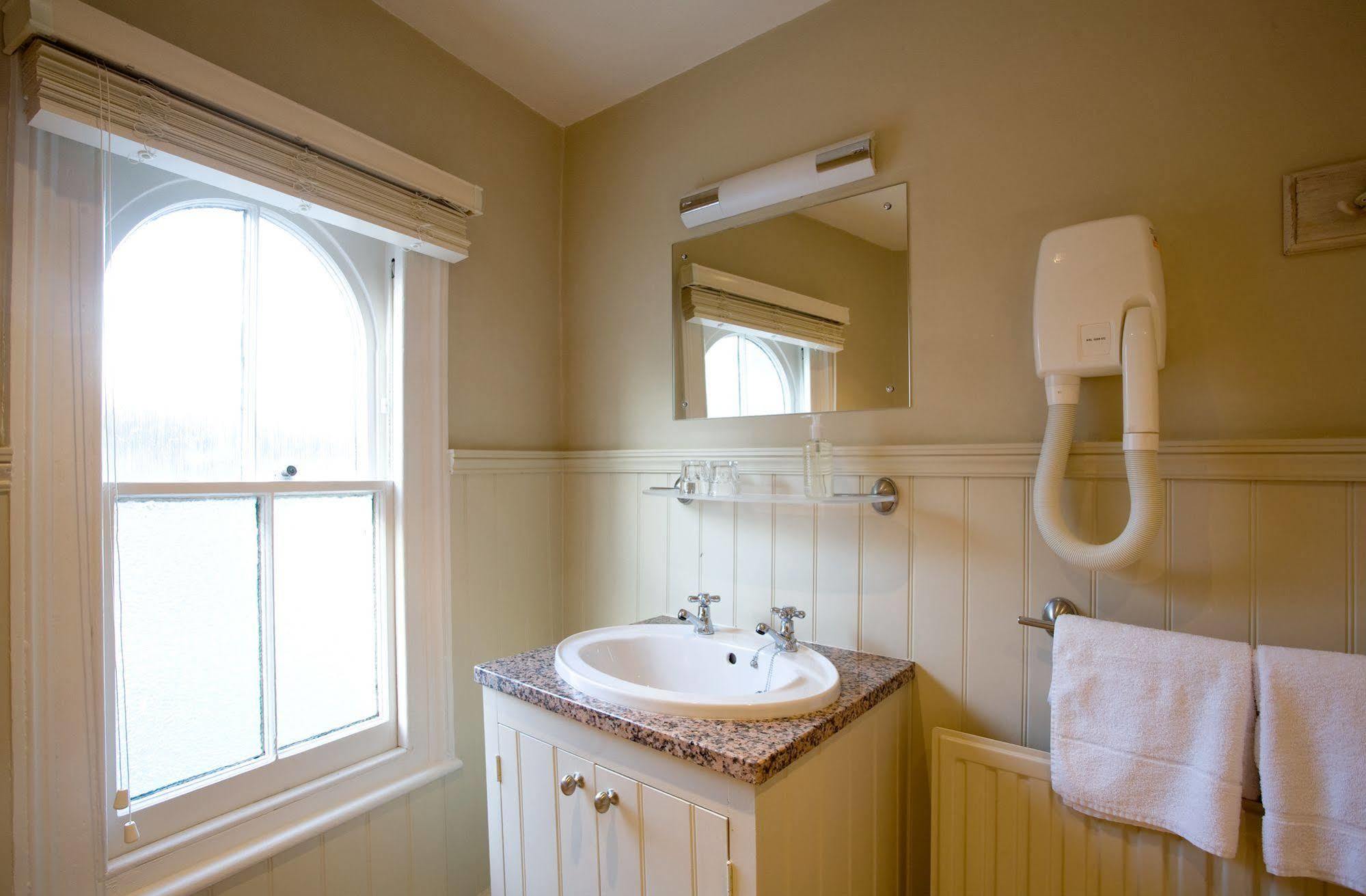 The Old Custom House Hotel 4*