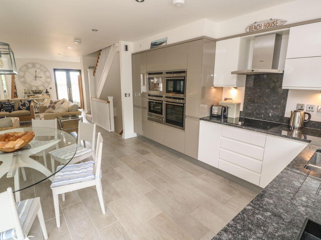 Holiday home Seaspell House