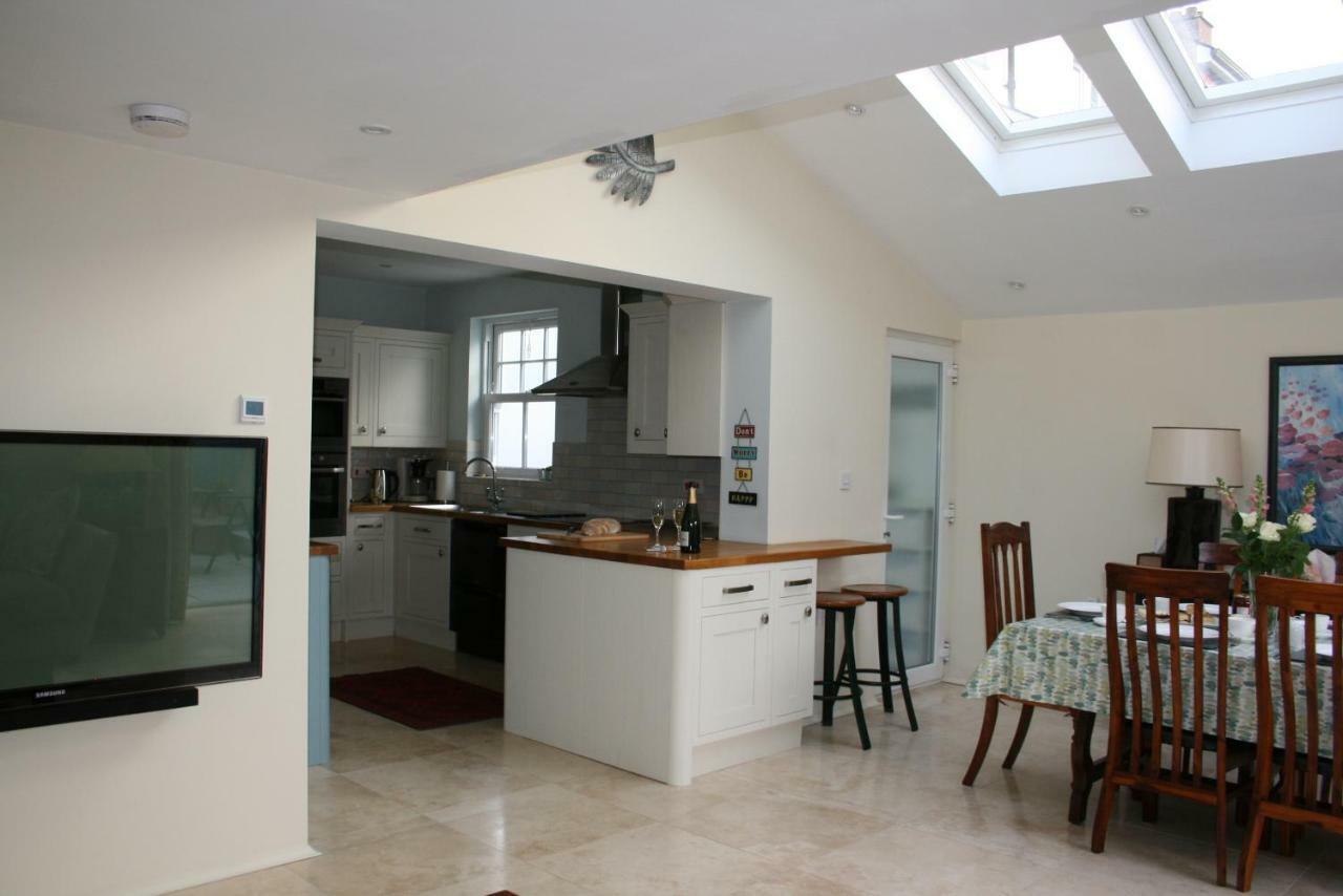 Trevena, Beautiful Modern House In