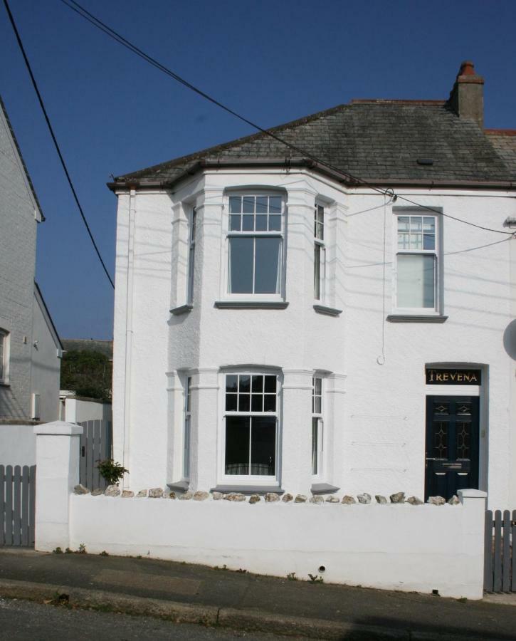 Holiday home Trevena, Beautiful Modern House In
