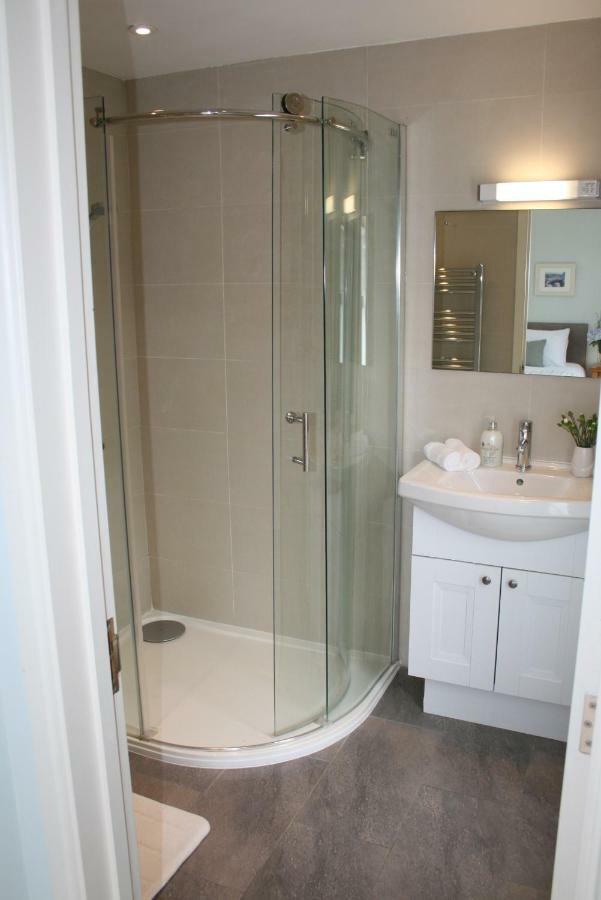 Trevena, Beautiful Modern House In Holiday home *